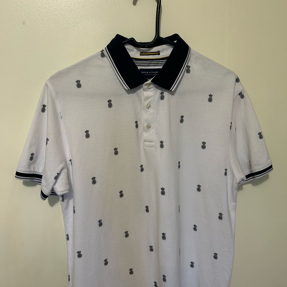 Denim & Flower Ricky Singh White Polo Sz M with Navy Trim and Pineapple Motif